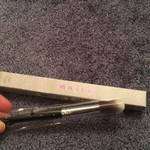 NWT MALLY CONCEALER BRUSH